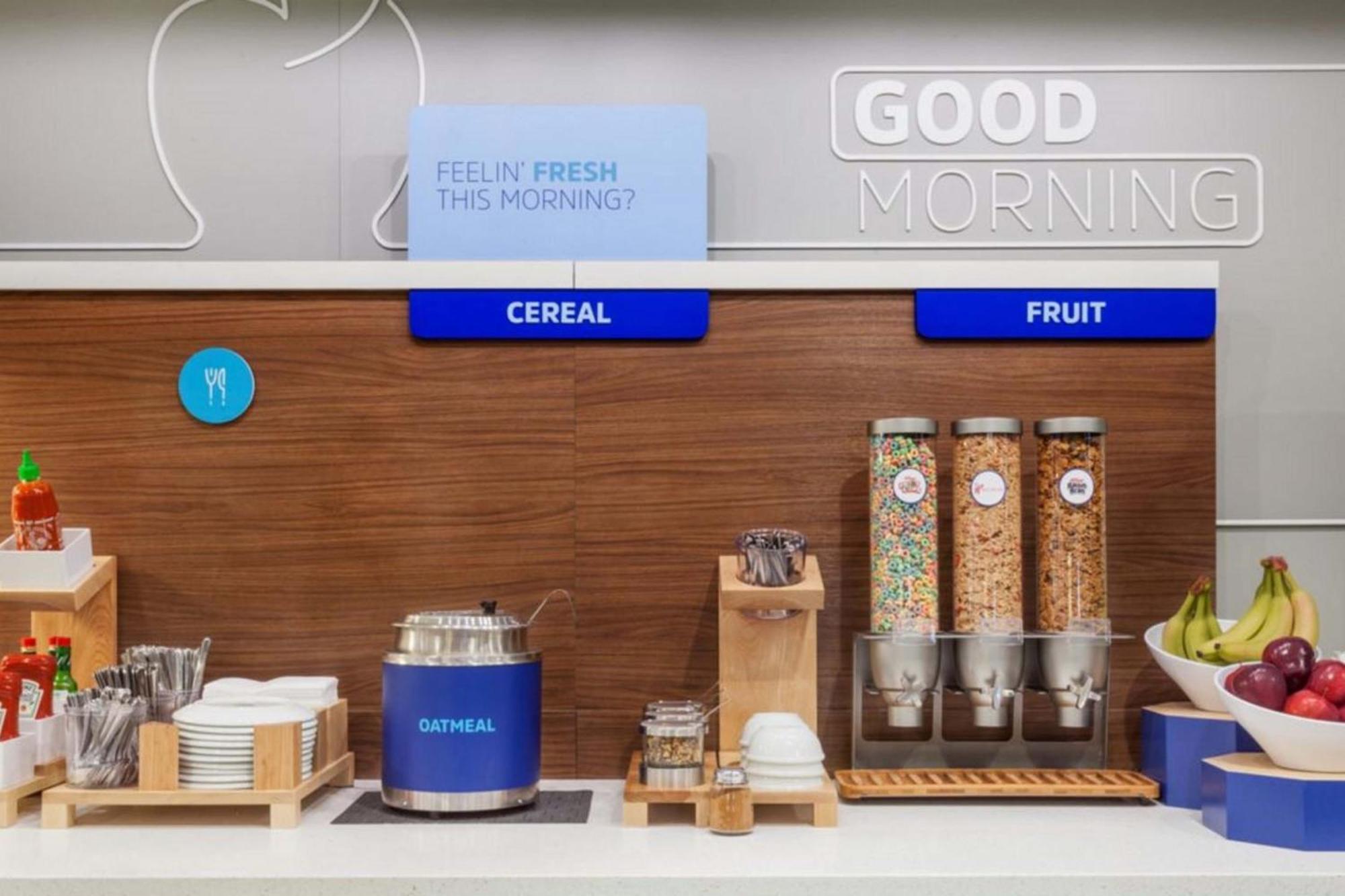 Holiday Inn Express - Alliance By Ihg Εξωτερικό φωτογραφία
